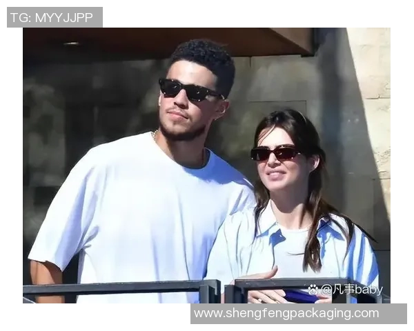 足球球星亲密吻照曝光引发热议 粉丝纷纷点赞纷纷猜测恋情走向