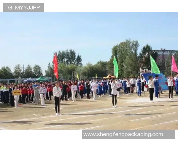 小齐绿茵传奇再续辉煌引领球队勇往直前追逐梦想