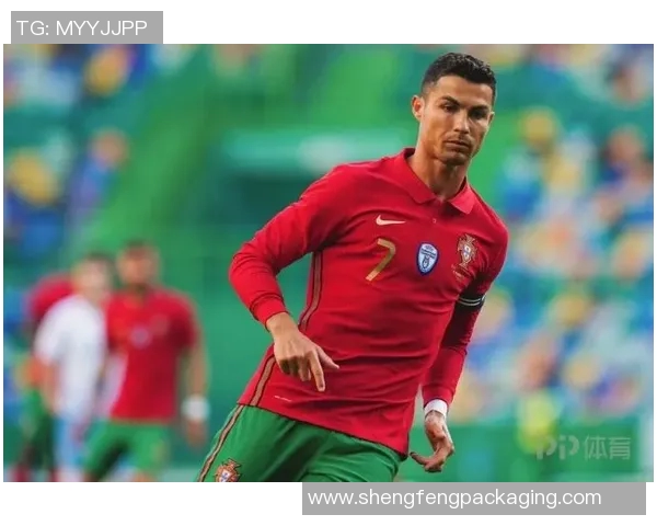 西班牙足球球星美女风采展现 热血绿茵场上的迷人魅力 西班牙足球球星美女风采展现 热血绿茵场上的迷人魅力